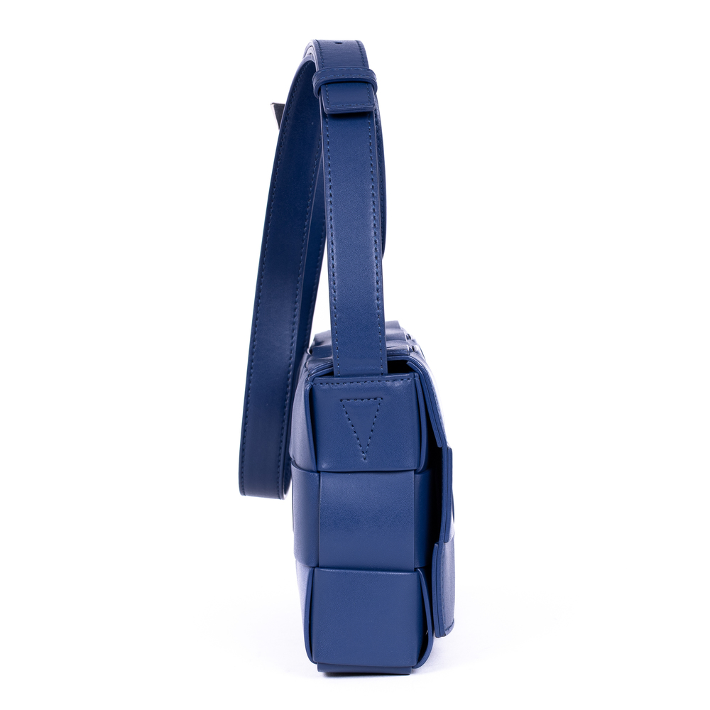 Bottega Veneta Cassette Crossbody - Picture 4 of 10